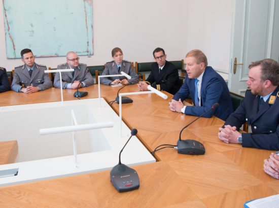 Riigikaitsekomisjoni esimees kohtus Saksamaa Juhtimisakadeemia nooremohvitseridest kursuslastega